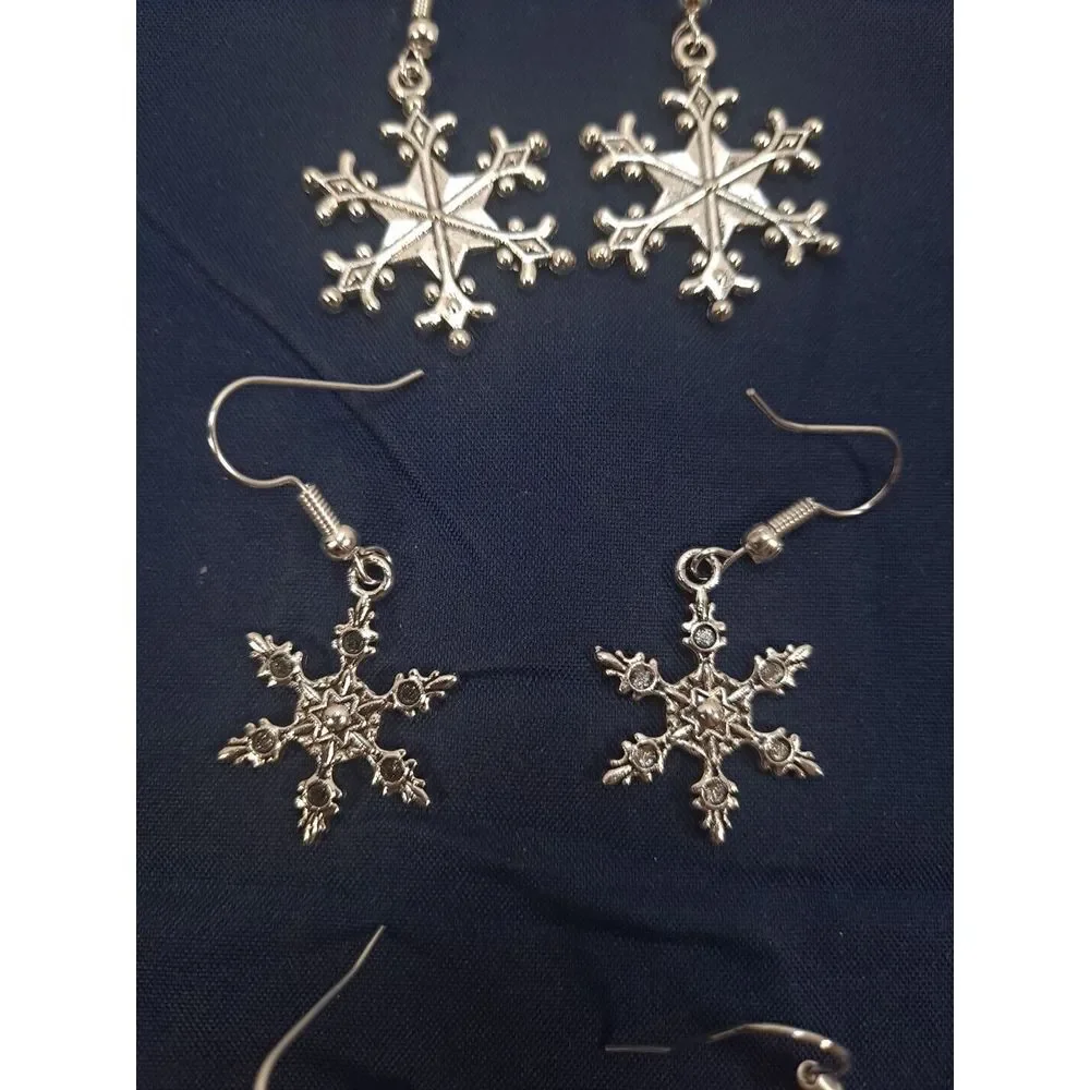 New‎ 3 Pair Silvertone Snowflake Pierced Earrings 1 Inch Long